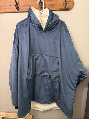 The Comfy Wearable Blanket Oversize Hoodie Day Dream Blue Clouds Sherpa Lining
